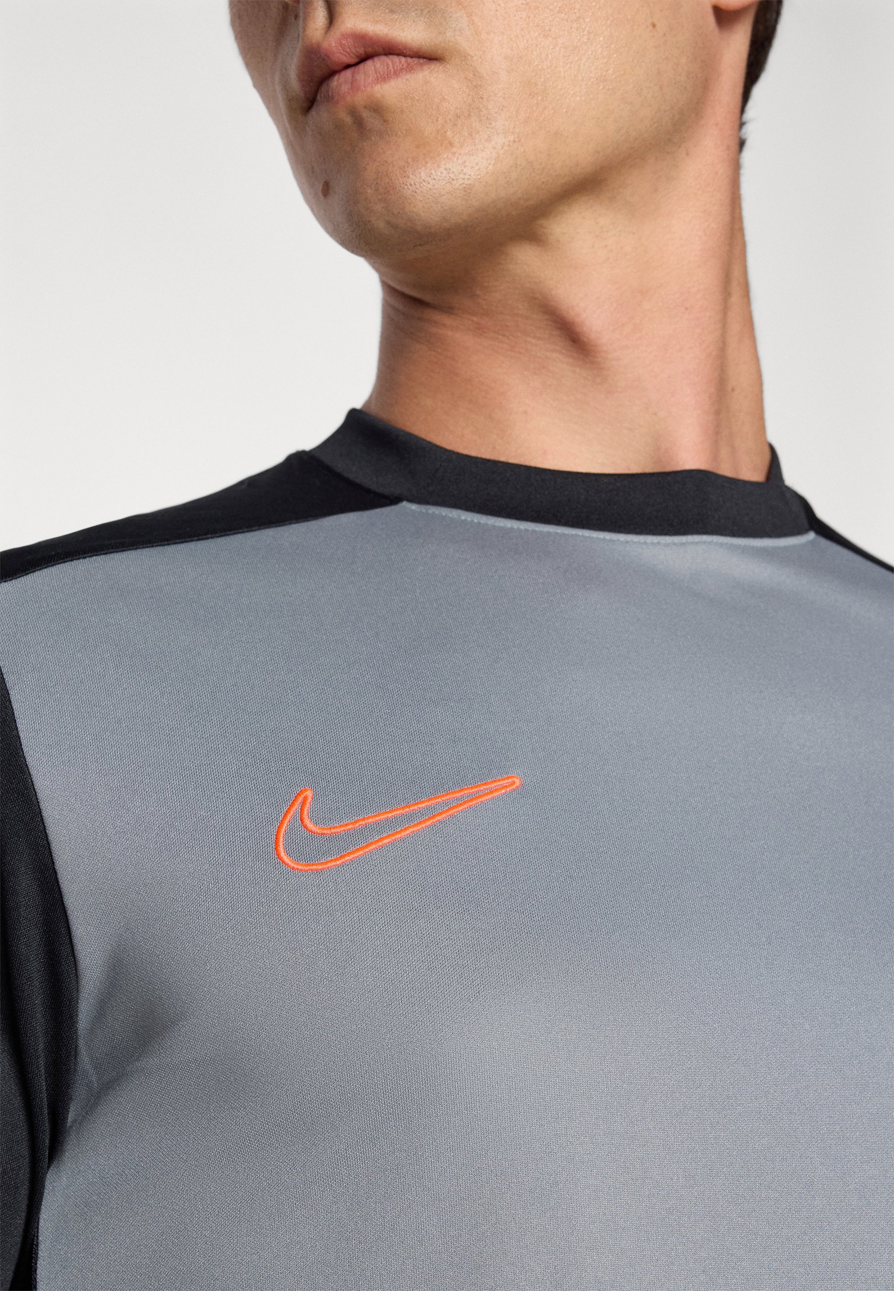Nike Performance ACADEMY TOP - Sport T-shirt - koelgrijs/zwart/felrood