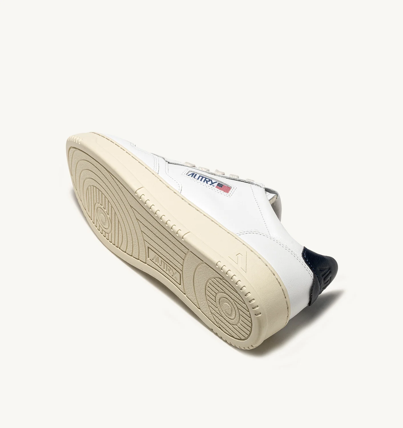 Adidași Medalist Low din piele albă și Space