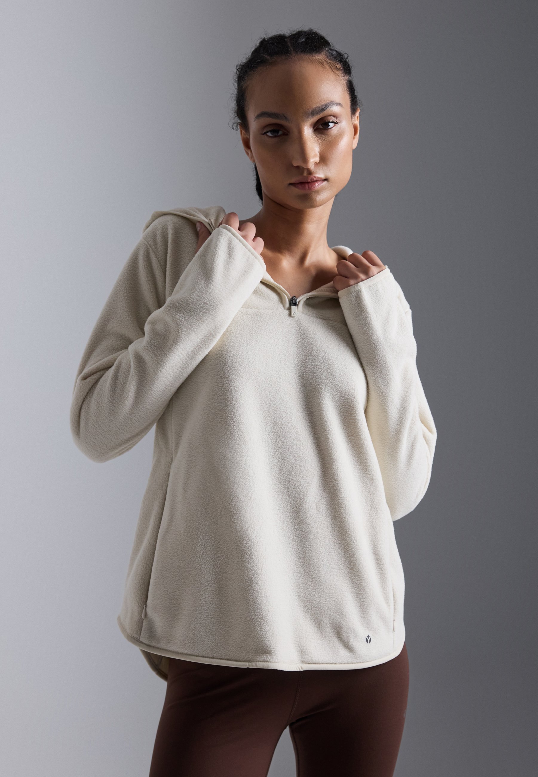 Even&Odd active OVERSIZED FLEECE MET RITS, CAPUCHON EN DUIMGATEN - Hoodie - beige
