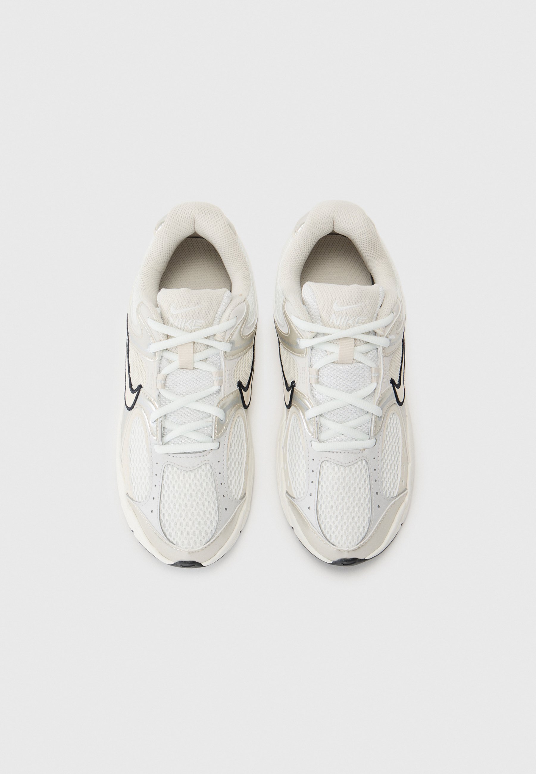 Nike Sportswear V5 UNISEX - Sneaker - Summit White/Light Orewood Brown/Sail/Black