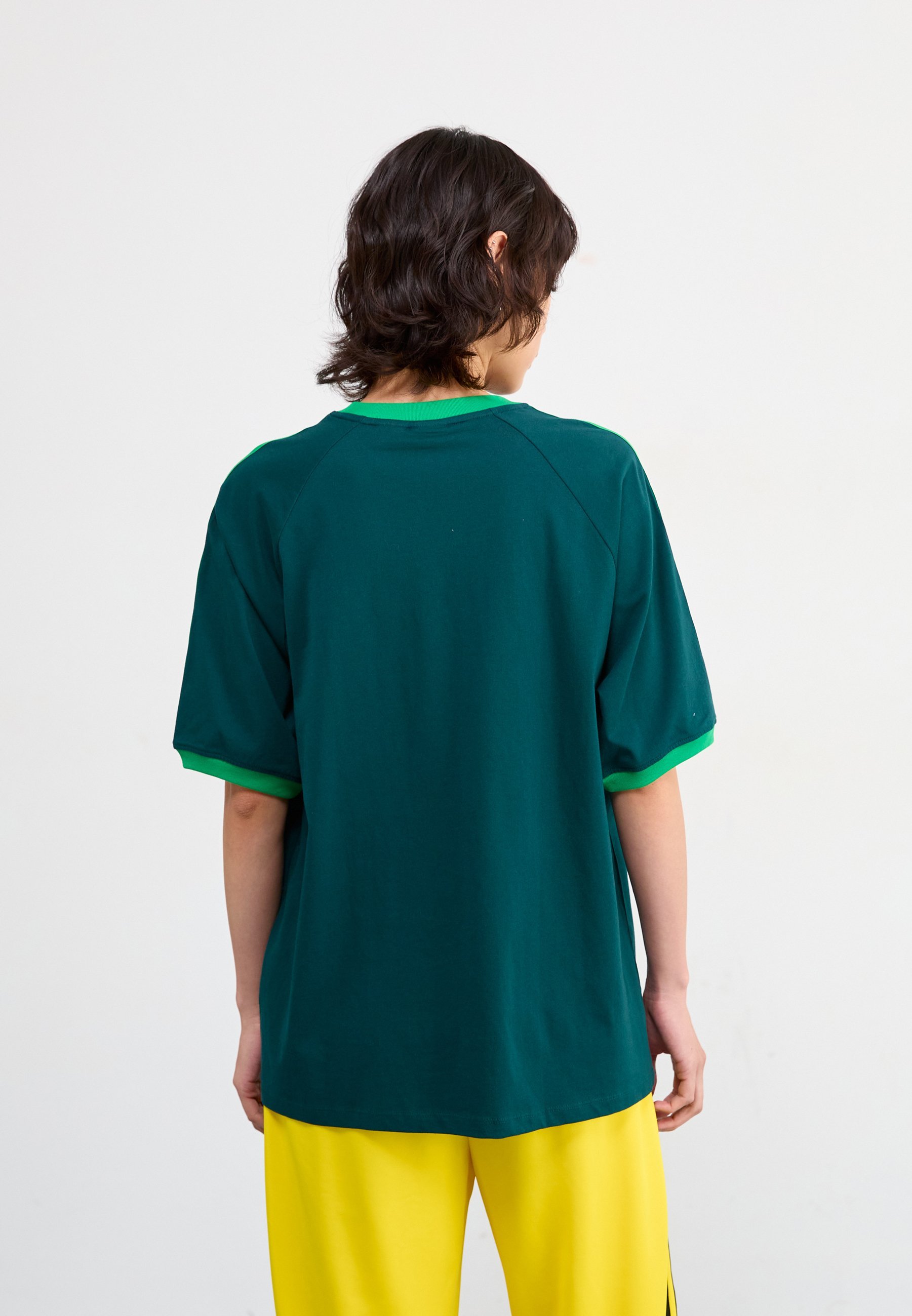 adidas Originals LOOSE TEE - T-shirt met print - aurora ivy