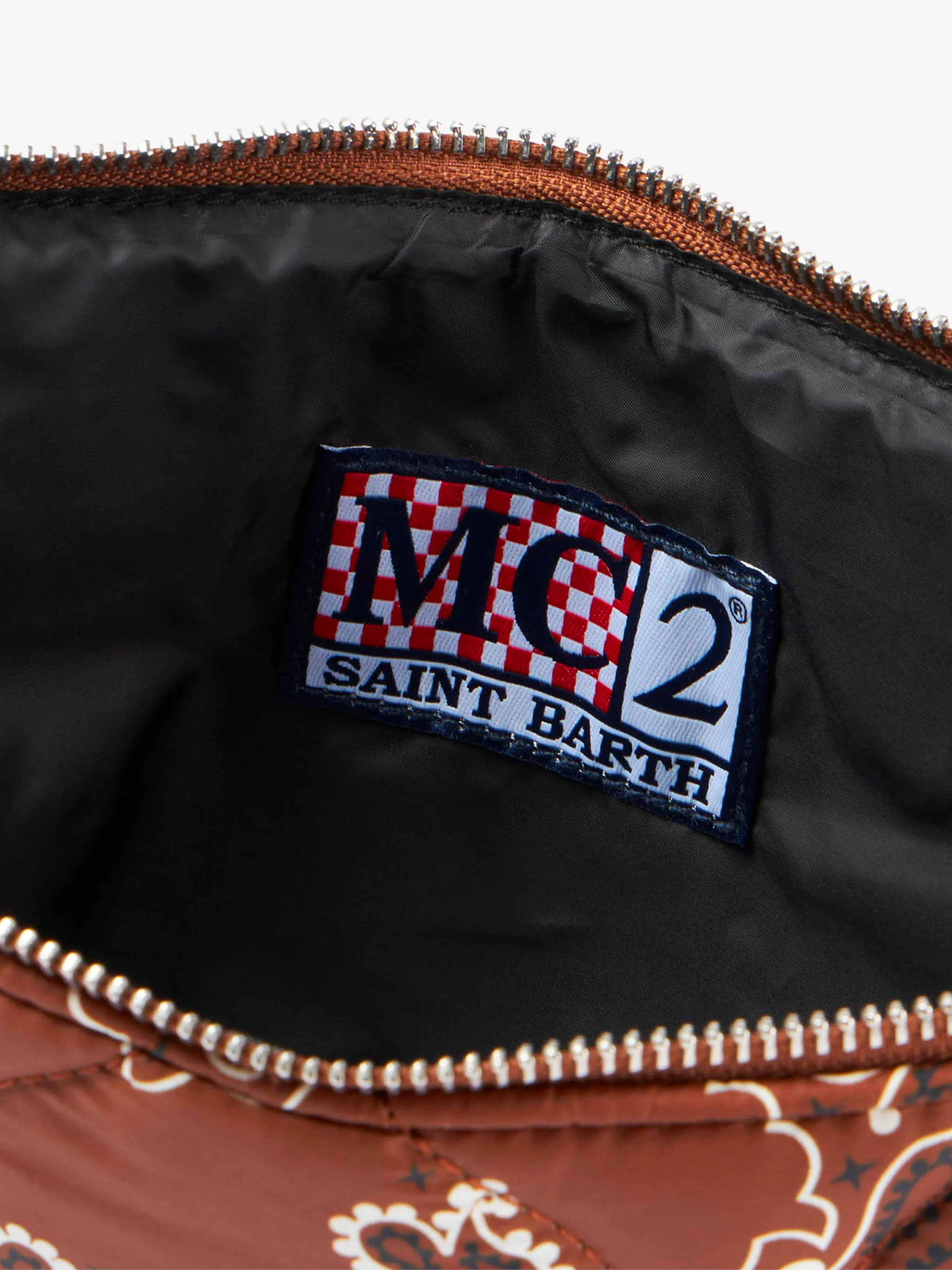 Bolso de mano acolchado con estampado de pañuelo