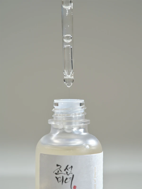 Sérum iluminador Beauty of Joseon Glow Deep com arroz e arbutina para uniformizar o tom da pele.