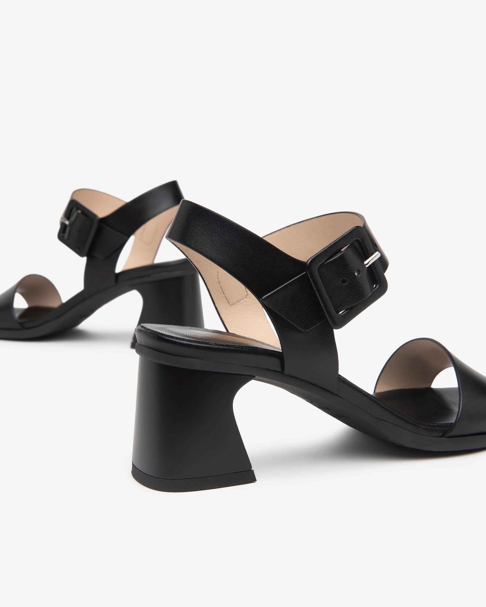  Damen-Ledersandalen