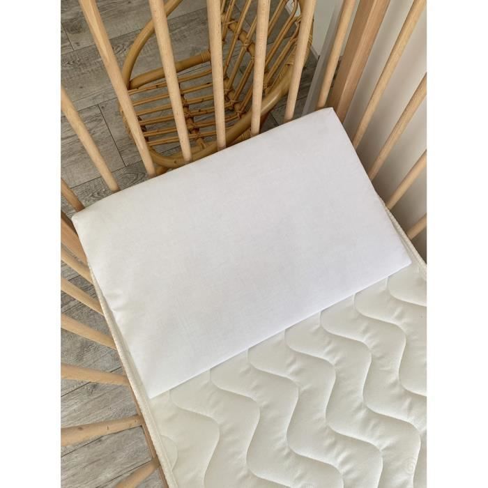 Matelas Climatisé TINEO 60x120 cm - Epaisseur 10 cm - Livre avec un plan incliné 15°