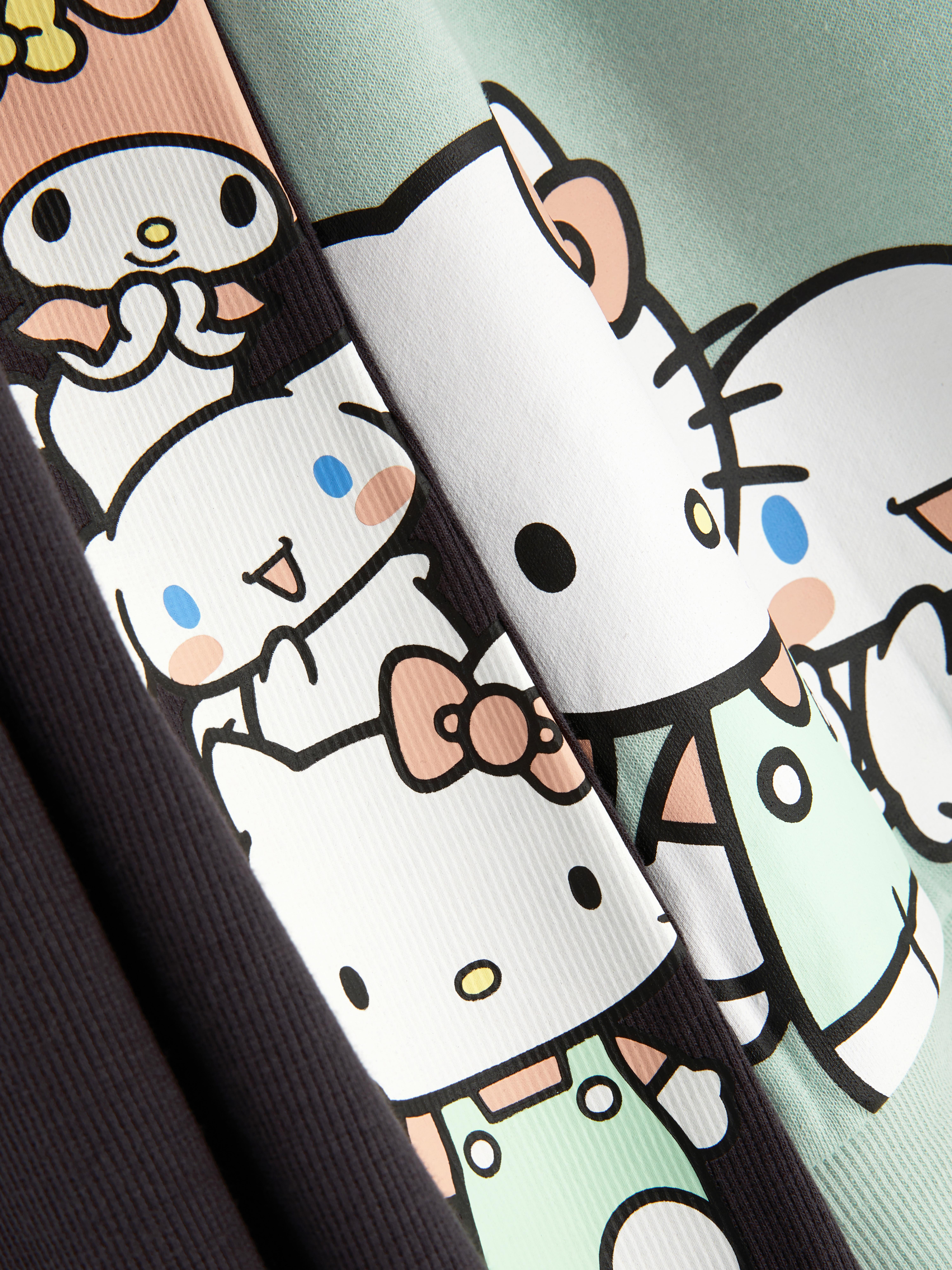 Hello Kitty und Freunde Sweatshirt und Leggings Sweatshirt und ausgestellte Leggings mit Hello Kitty-Motiven