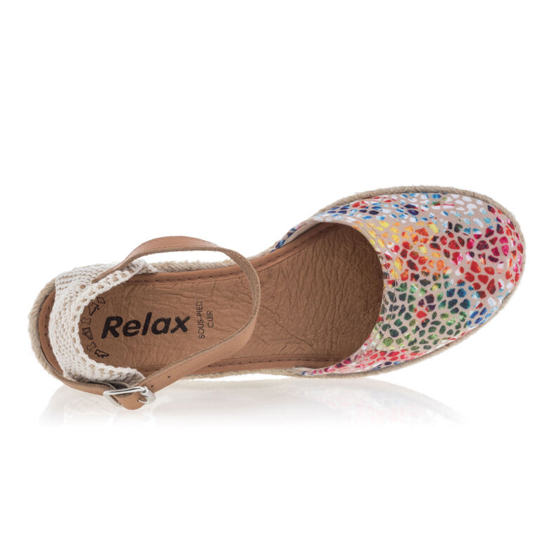 Alpargatas multicolores para mujer con suela de cuerda.