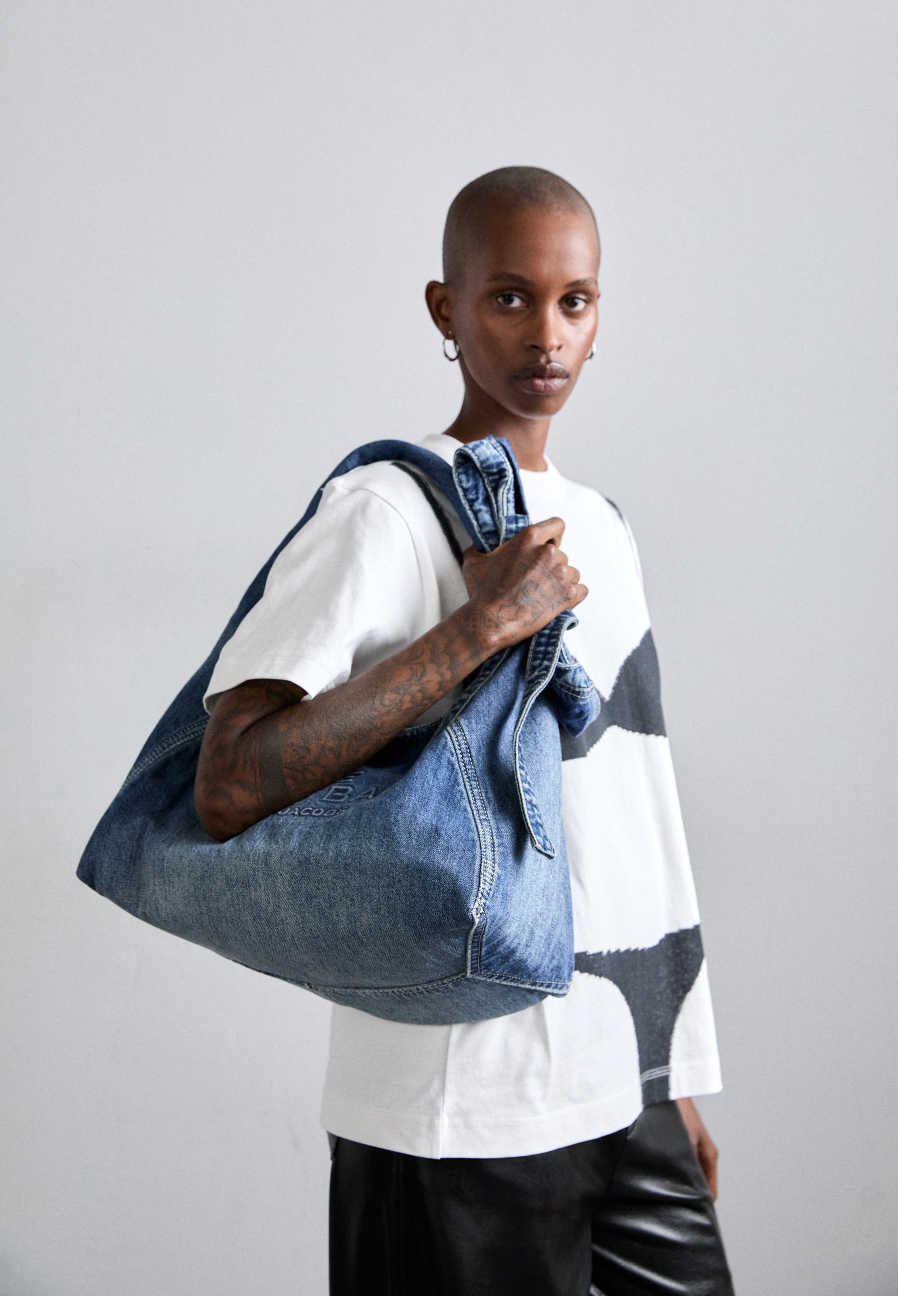 MARC JACOBS THE SACK - Torbica - srednje prana indigo