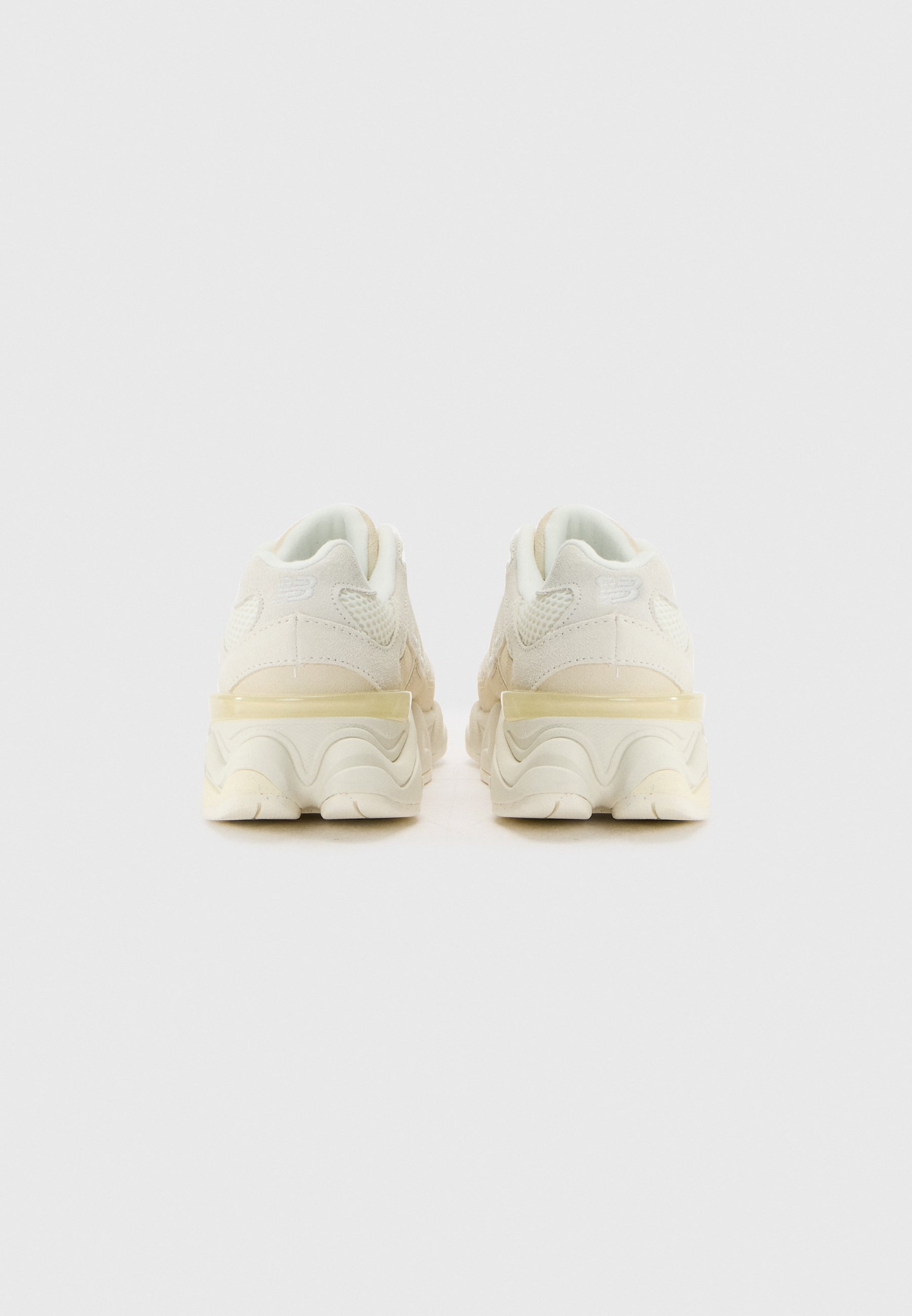 New Balance 9060 - Trainers - angora