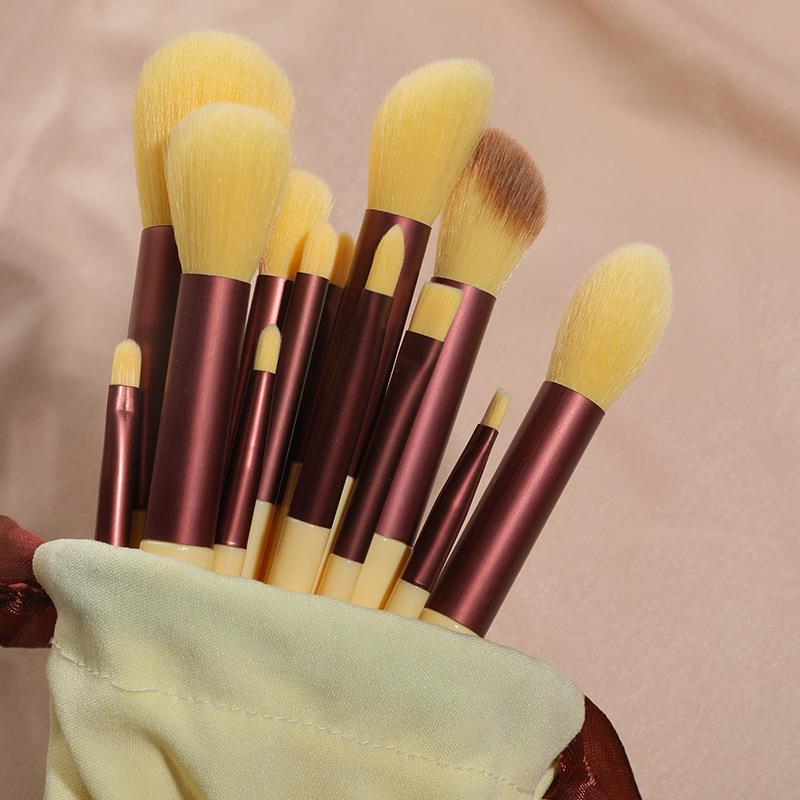 Ensemble de 8 à 13 pinceaux de maquillage professionnels verts pour fard à paupières, estompe, eyeliner, cils et sourcils.