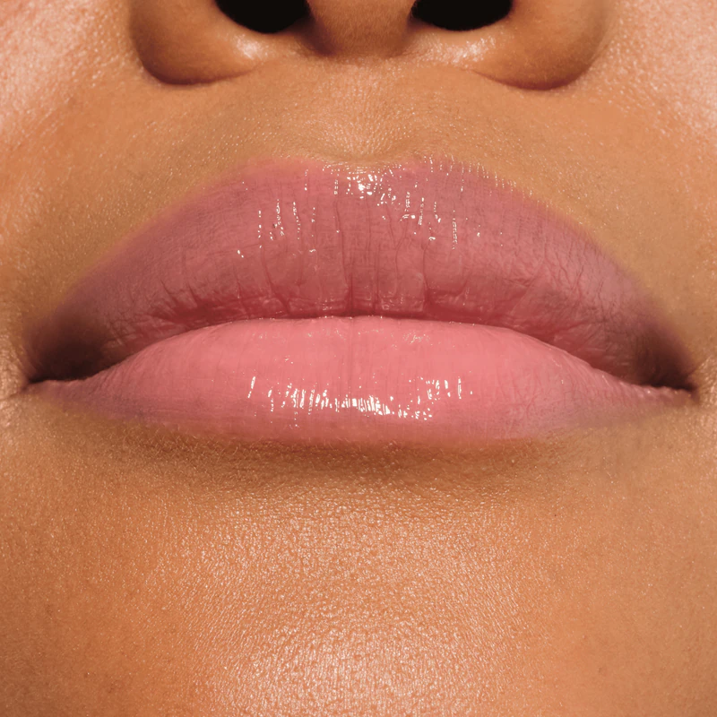 Bálsamo labial Catrice Melt & Plump com efeito de preenchimento.