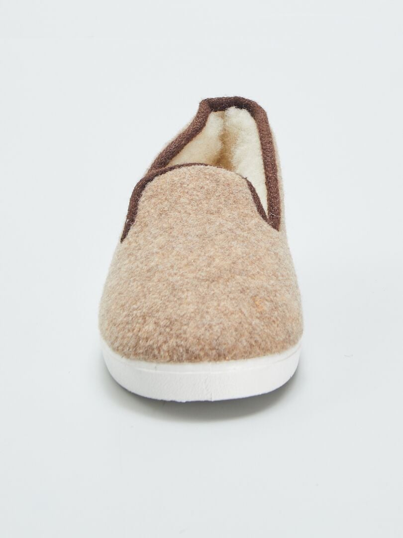 Pantufas forradas com sherpa - BEGE