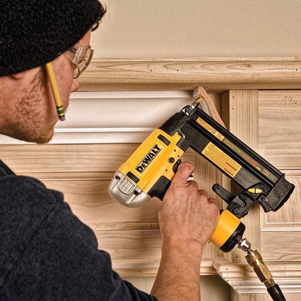 DEWALT 16-54mm Série C1 18ga Precisão Pneumática Spot Nailer Bradder DPN1850PP-XJ