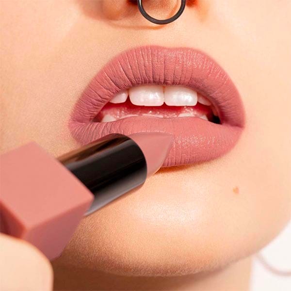 El lápiz labial 257