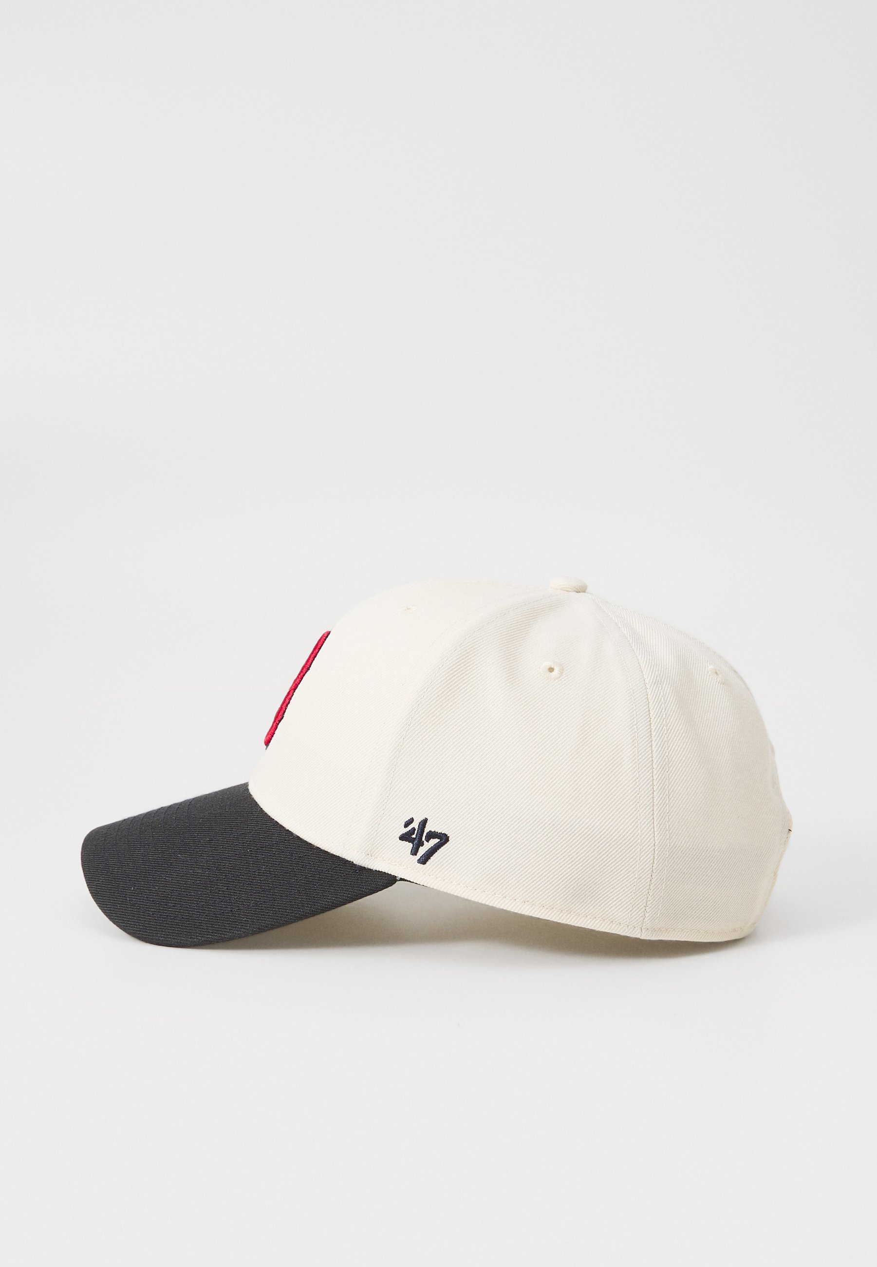 '47 Caps