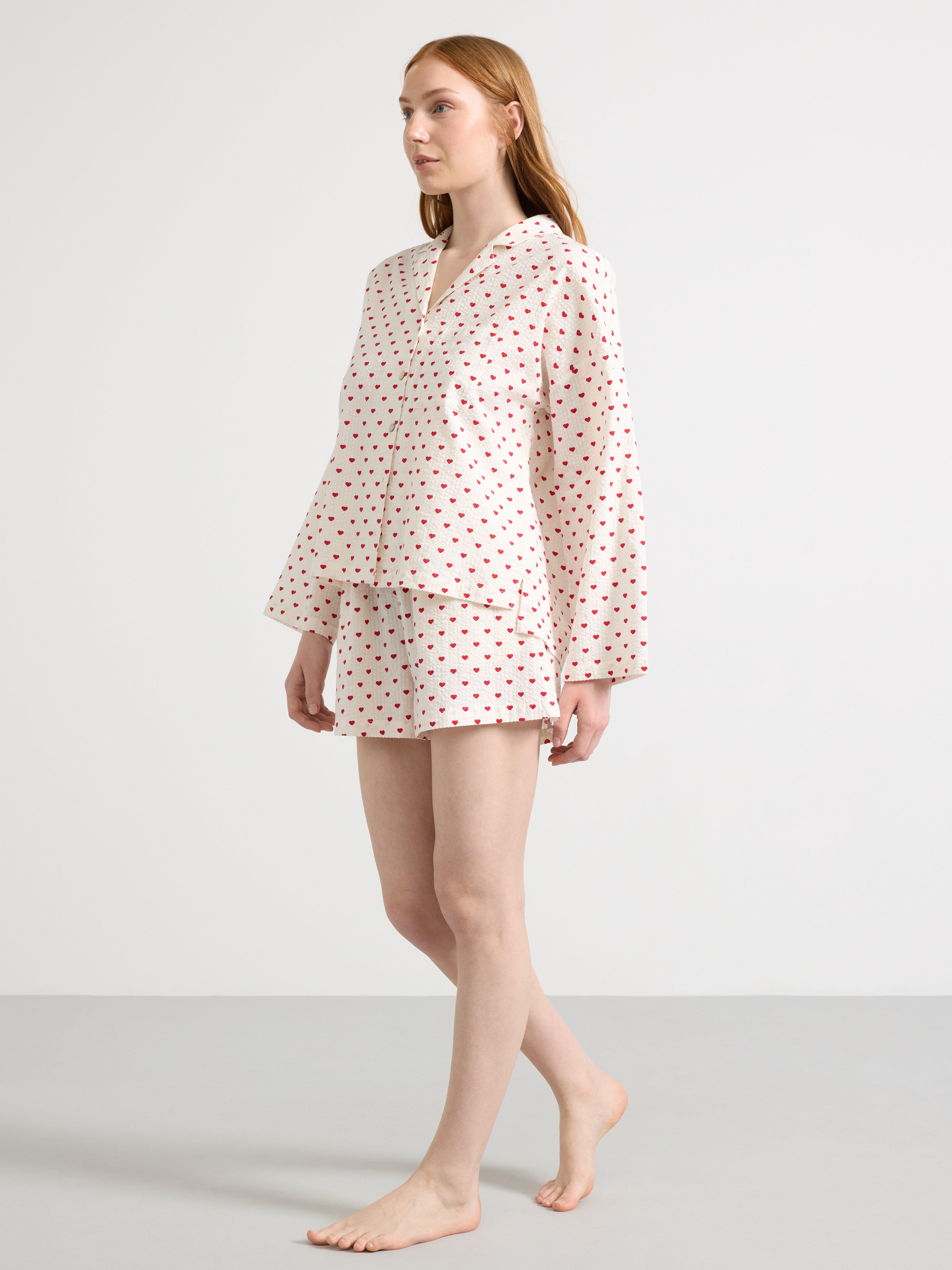 Camisola vermelha com estampa de ondas de riacho