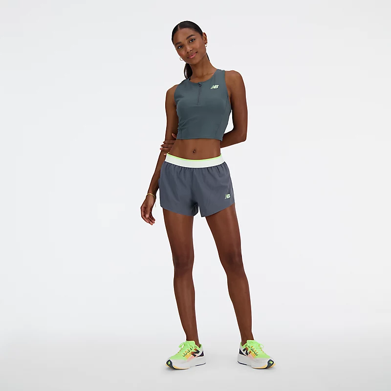 Dámské elegantní přiléhavé tílko NB Sleek Race Day – GRAPHITE