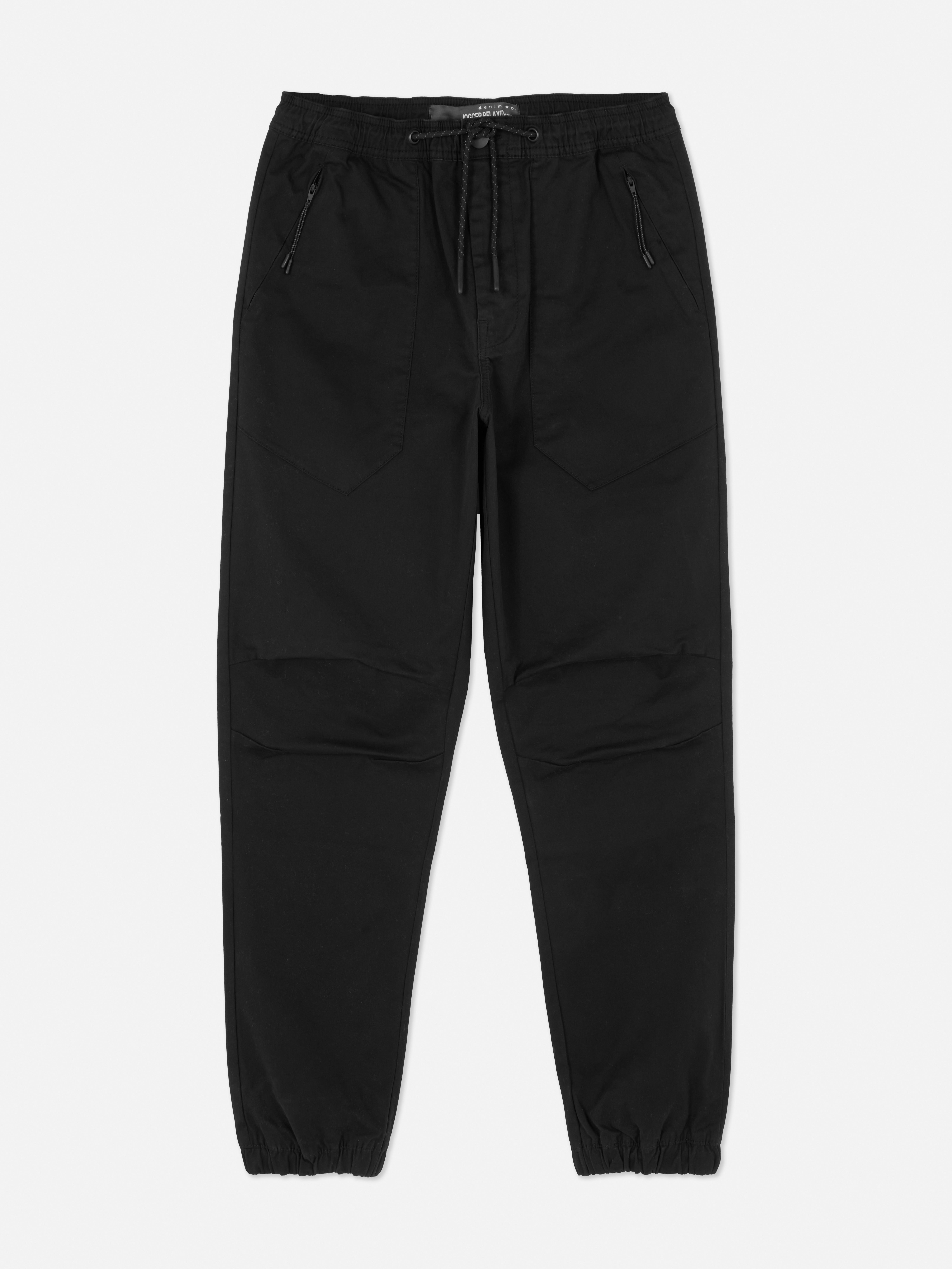 Pantaloni de trening elastici, cu croială lejeră. Știi că te-ai îndrăgostit deja de acești pantaloni de trening cu manșete la gleznă.