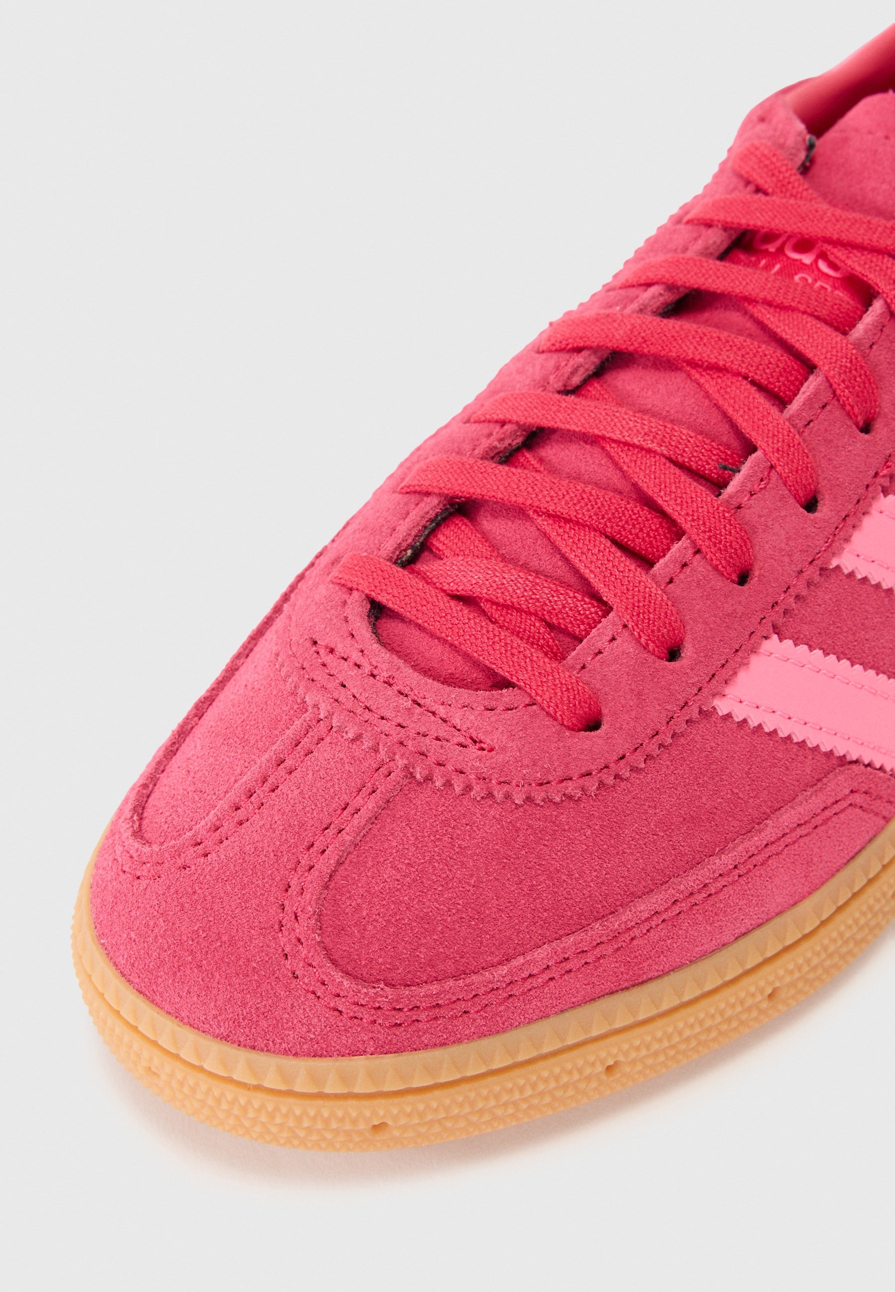 Adidas Originals HANDBALL SPEZIAL UNISEX - Tennarit - rubiininpunainen/kirkas pinkki/kumi