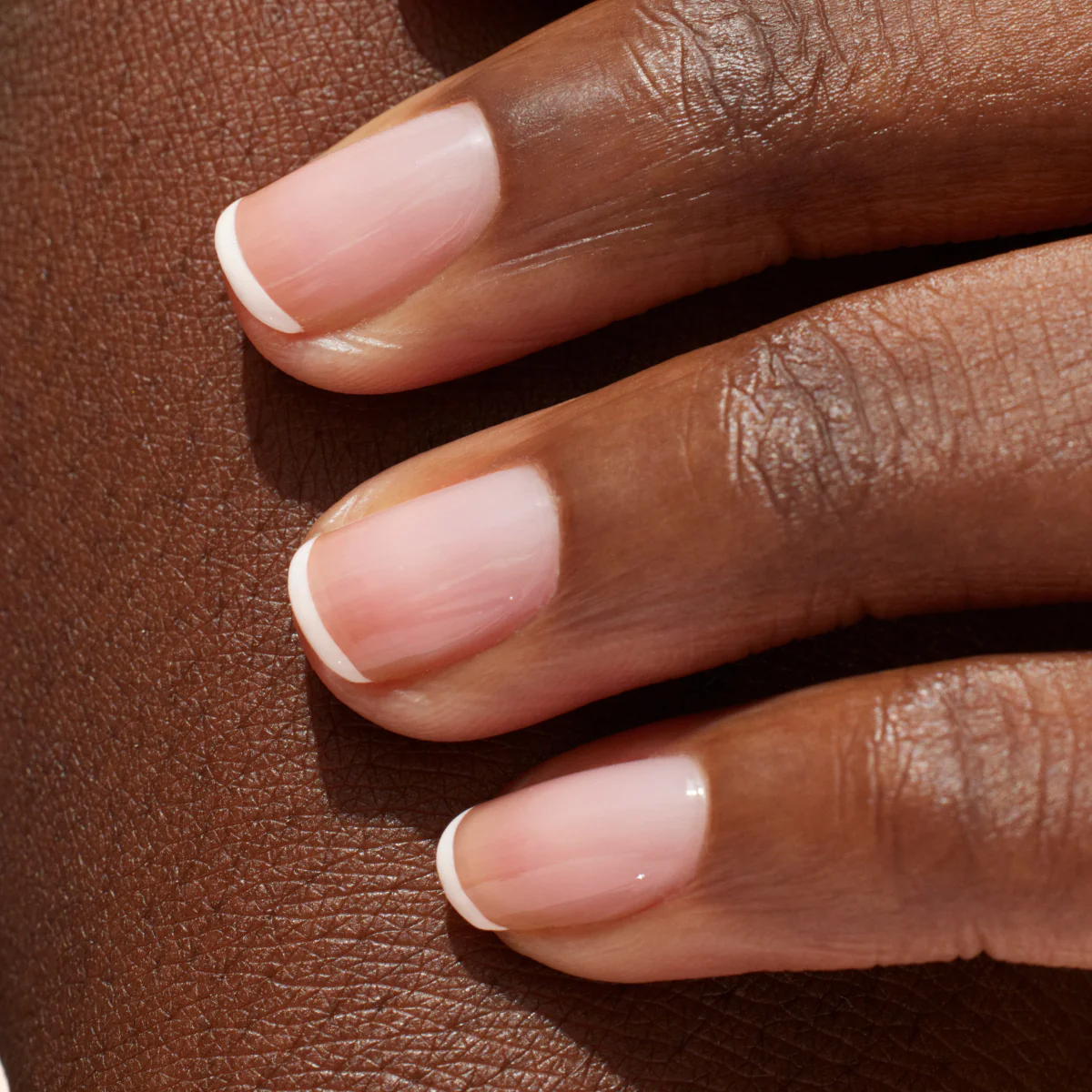 Nail art French Manucure Glow