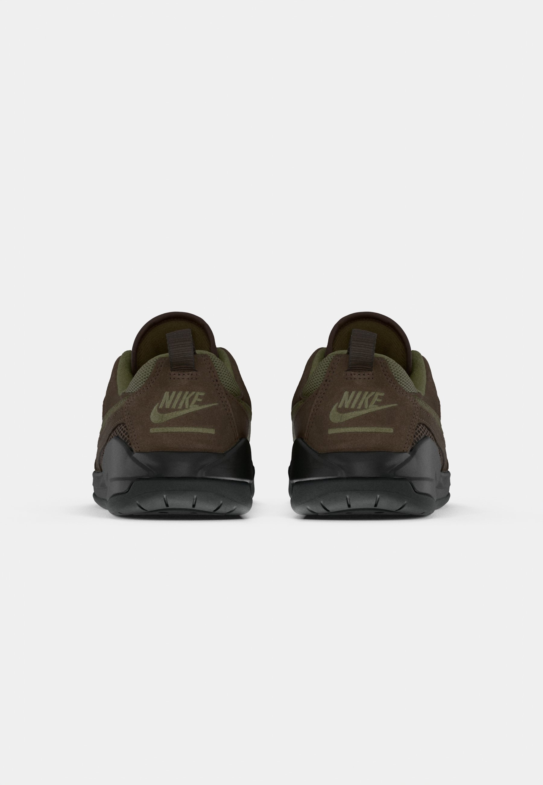 Jordan JORDAN CMFT ERA - Sneakers - barokbruin/midden olijfgroen/zwart/gymrood/wolfgrijs