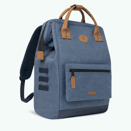 Cabaia Adventurer Großer Rucksack Paris Heideblau