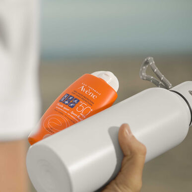Avène Sun Care Sport Fluid -vedenpitävä SPF50-aurinkosuojavoide kasvoille ja vartalolle, urheilulle, 100 ml