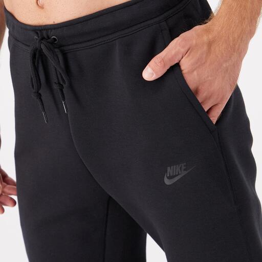  Nike Tech