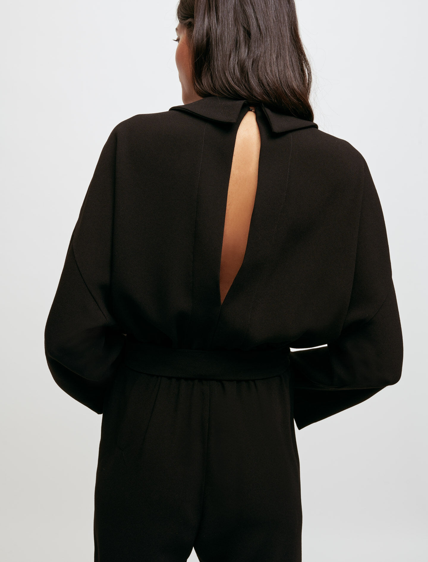Lange jumpsuit van soepelvallende crêpe - Zwart
