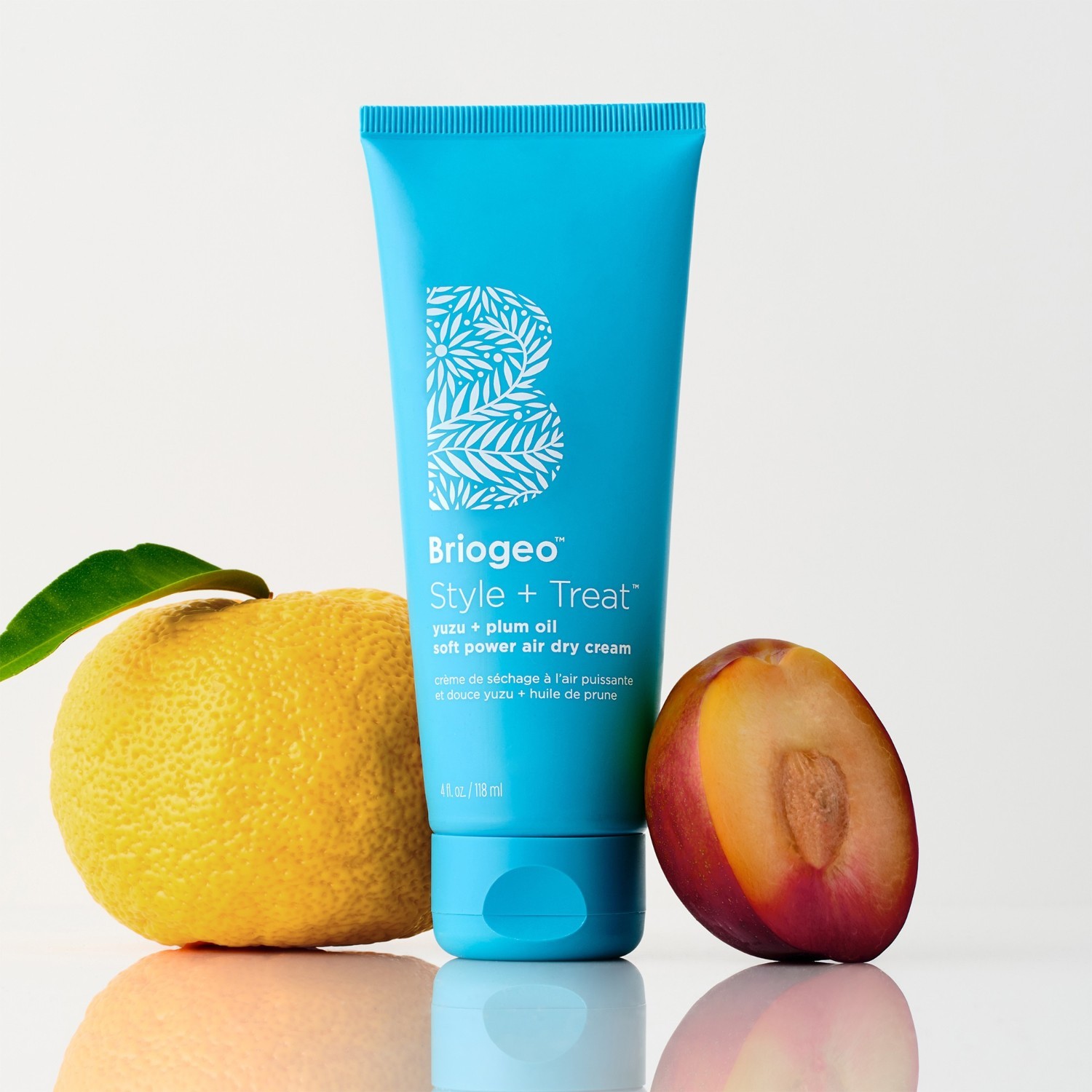 Briogeo matu krēms Style + Treat™ Juzu un plūmju eļļas maigs, sauss, gaisīgs krēms - 118 ml