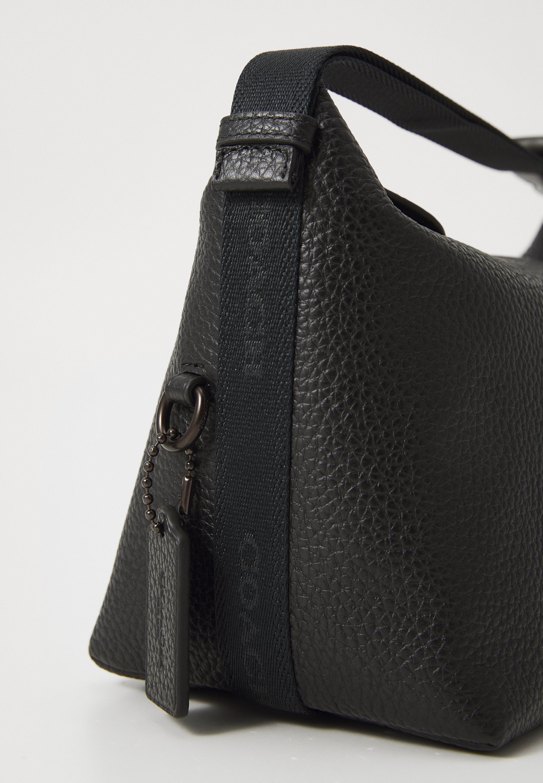 Kit de viagem Coach com fecho Speedclip - Necessaire - preta