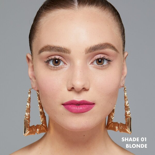 NYX Professional Makeup Lift & Snatch juodų antakių atspalvio pieštukas<br>