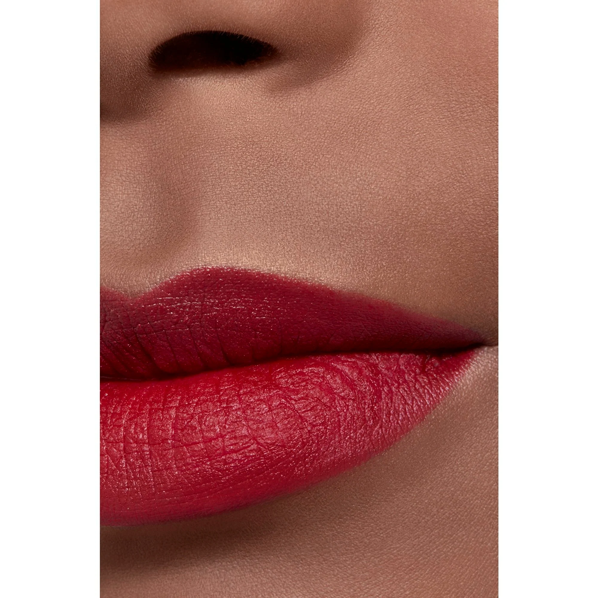 ROUGE ALLURE VELVET - IL ROSSETTO VELLUTATO LUMINOSO
