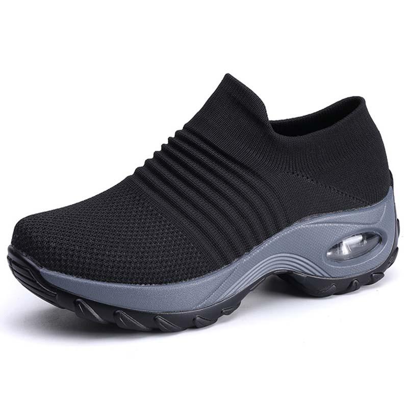 Nuove sneakers da donna alla moda, scarpe con plateau autunnali da donna, scarpe basse casual da donna con suola spessa nere, scarpe slip-on da ballo.
