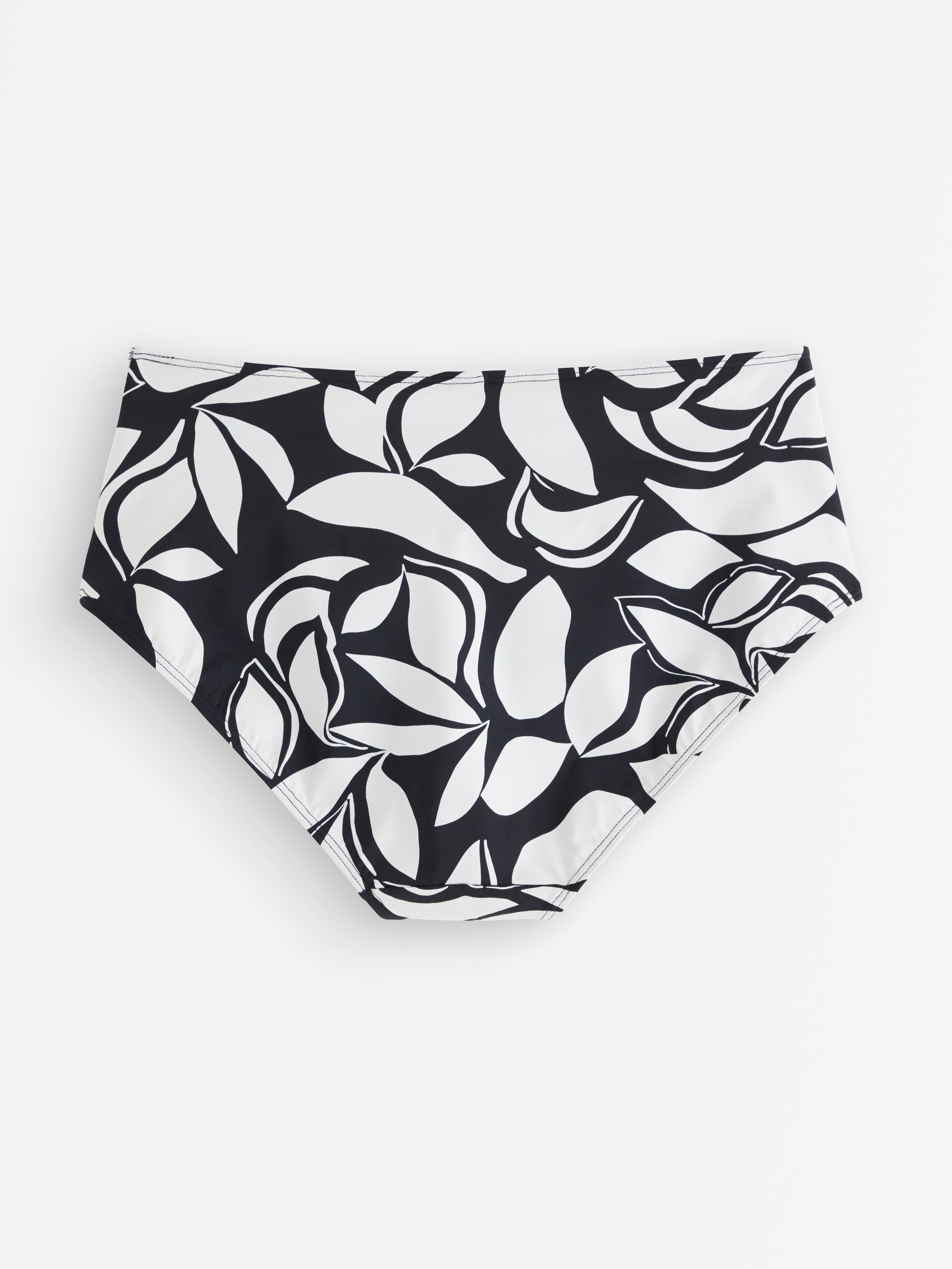 Braguita de bikini moldeadora de talle alto, color blanco claro.