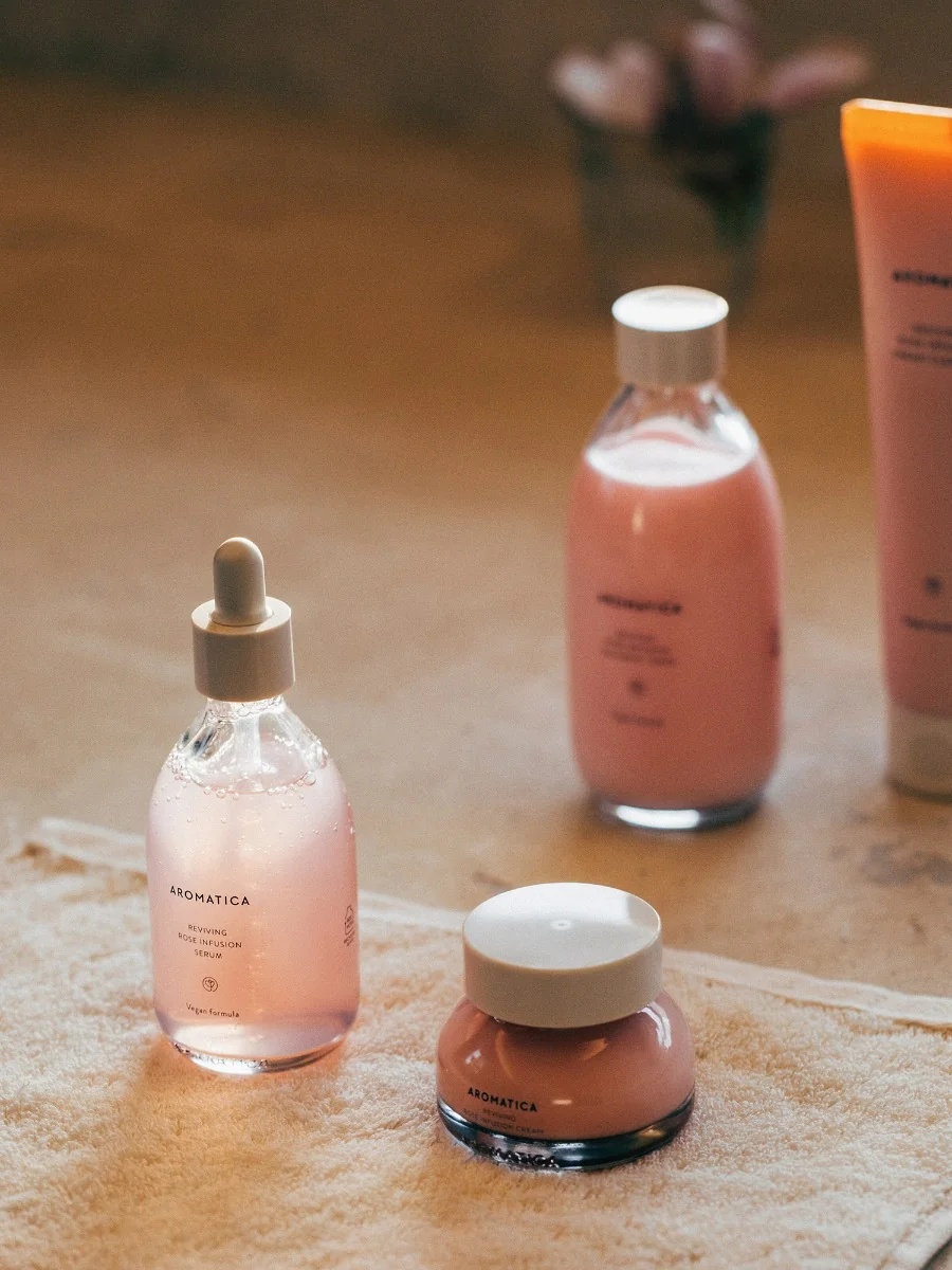 AROMATICA Reviving Rose Infusion Cream Feuchtigkeitsspendende Lifting-Creme
