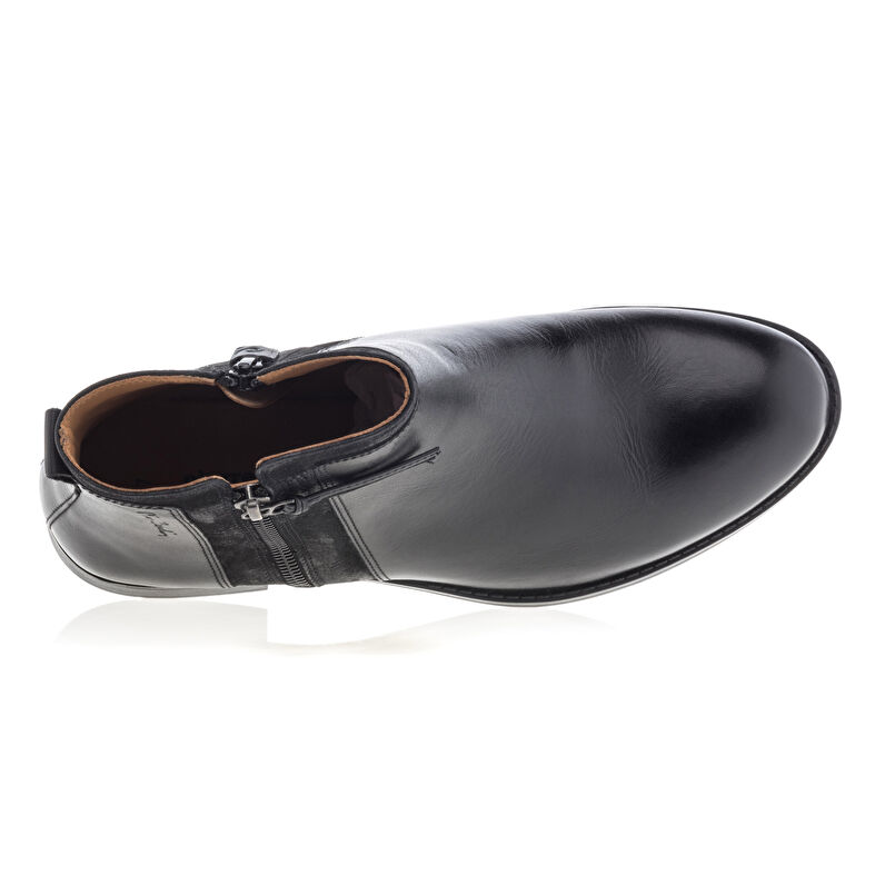 Schwarze Damenstiefel / Stiefeletten