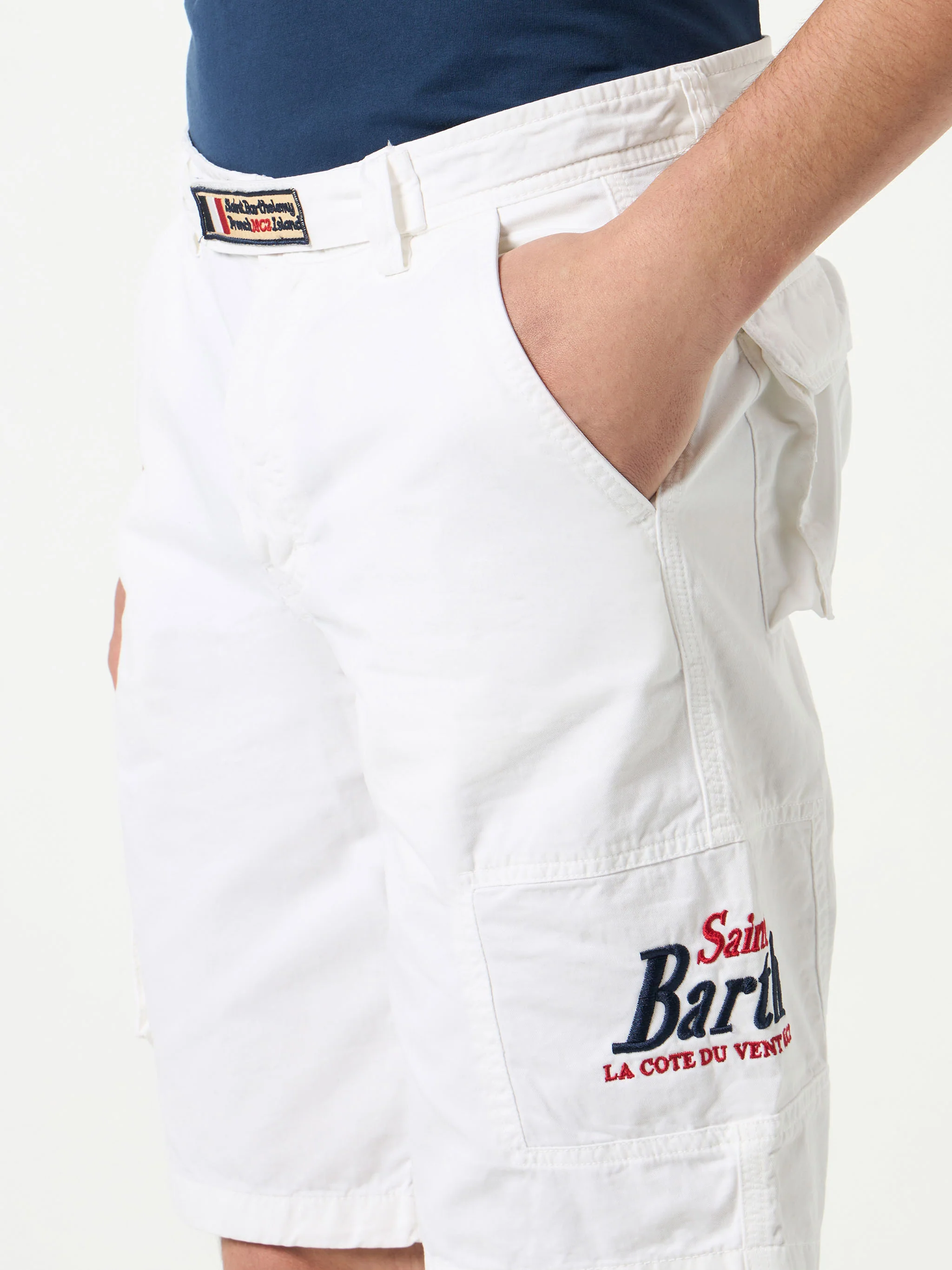Weiße Cargo-Bermudashorts mit Taschen