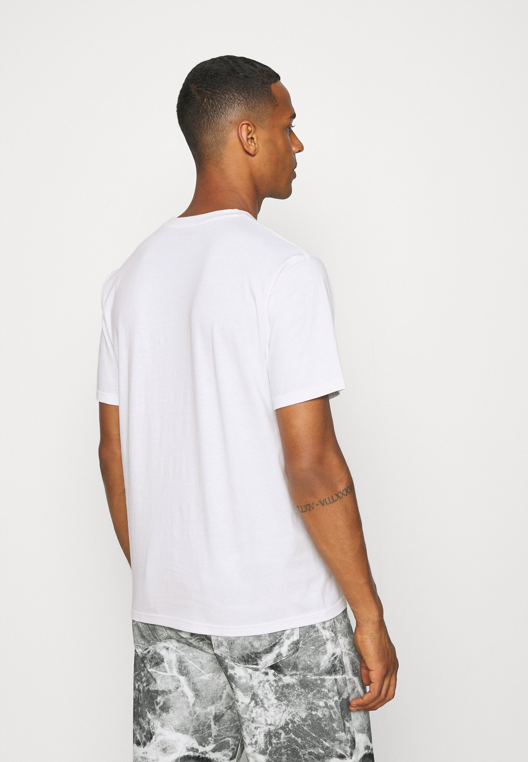 Carhartt WIP STANDARD CREW NECK UNISEX 2 PACK - Podkoszulek - biały