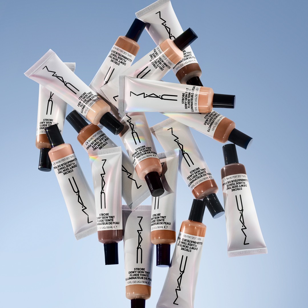 MAC Strobe Dewy Skin Tint krema za lice - 30 ml