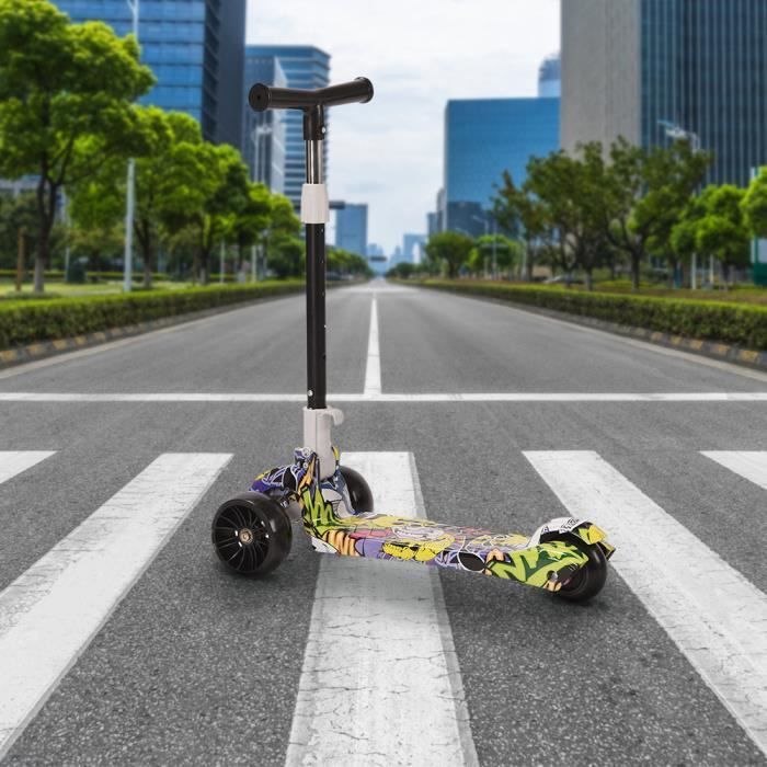Yipeema 3-Wheel Folding Scooter for Kids - Adjustable Height - LED Flashing Wheels - Max Load 100 KG - Colorful Graffiti