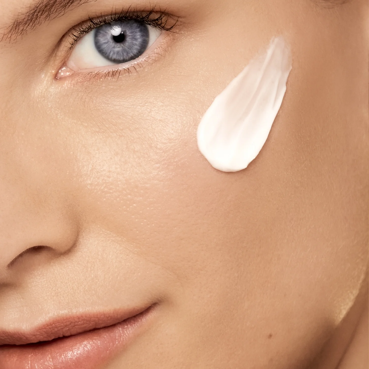 RE-NUTRIV Ultimate Diamond Sculpted Transformation Creme - Tratt.viso 24 ore effetto globale, Tratt.viso 24 ore antirughe, Tratt. lifting viso 24 ore, Tratt.viso 24 ore illuminante