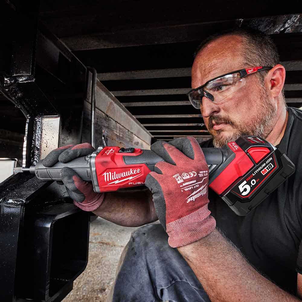 Esmerilhadeira reta MILWAUKEE FUEL™ de 1/4