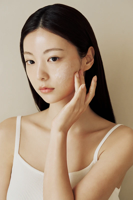 SKIN1004 Madagascar Centella Light Cleansing Oil - een reinigingsolie voor het verwijderen van make-up met een kalmerend effect.