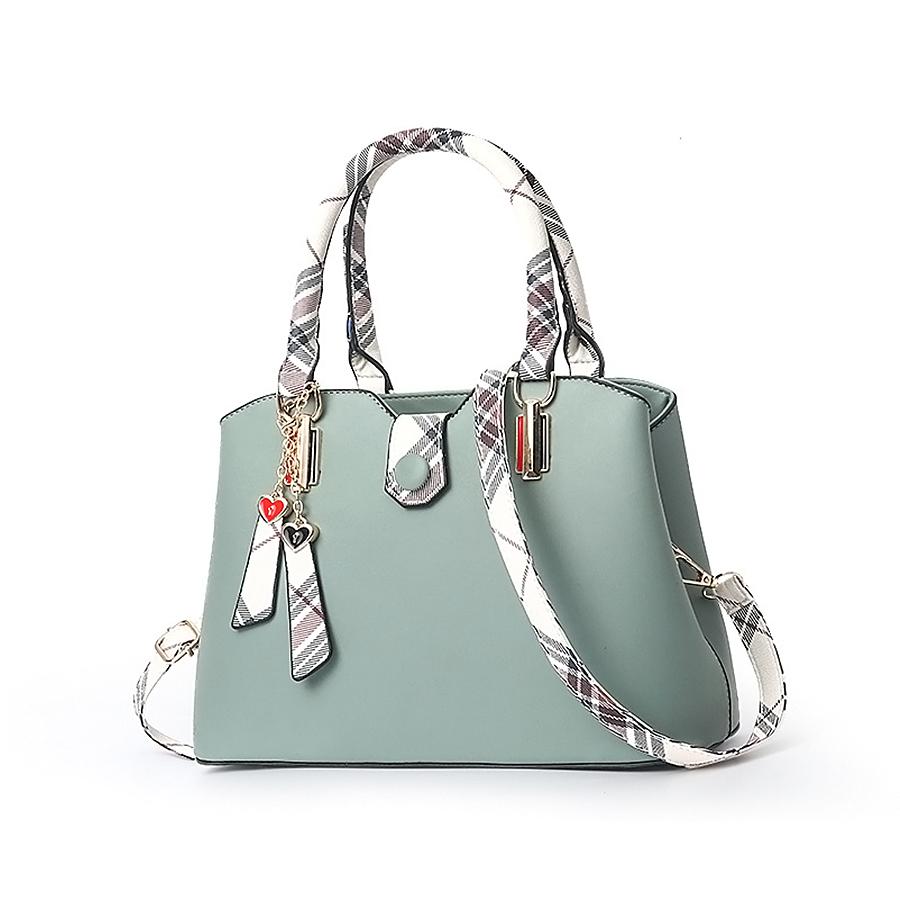 Sac à main bandoulière tendance 2020, idéal pour toutes les occasions.