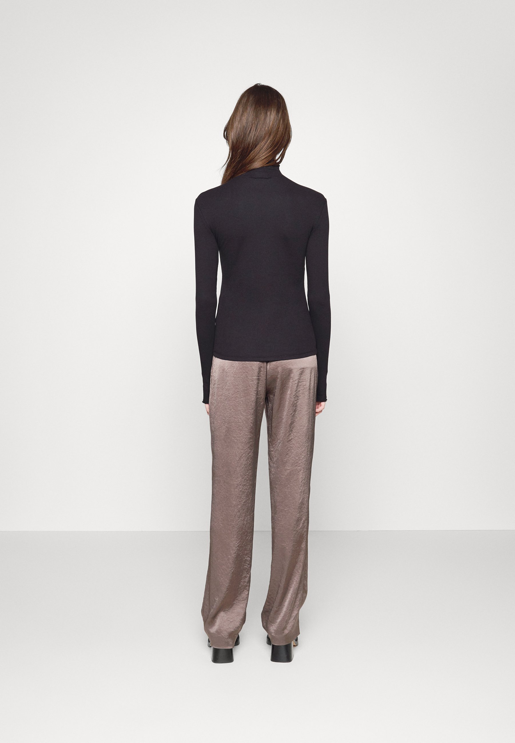 Top a collo alto Filippa K - Maniche lunghe - nero