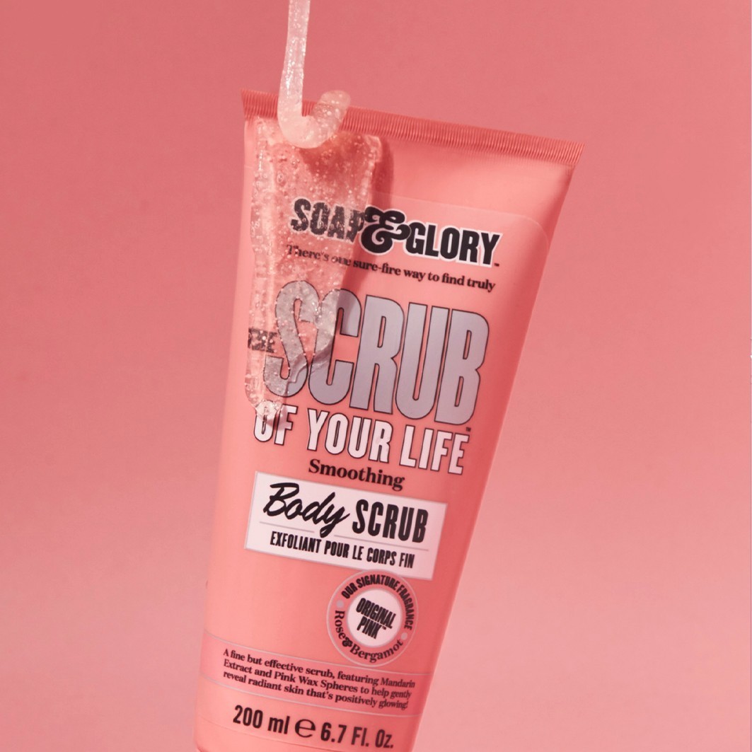 Piling za tijelo Soap & Glory „Piling vašeg života“ – 200 ml