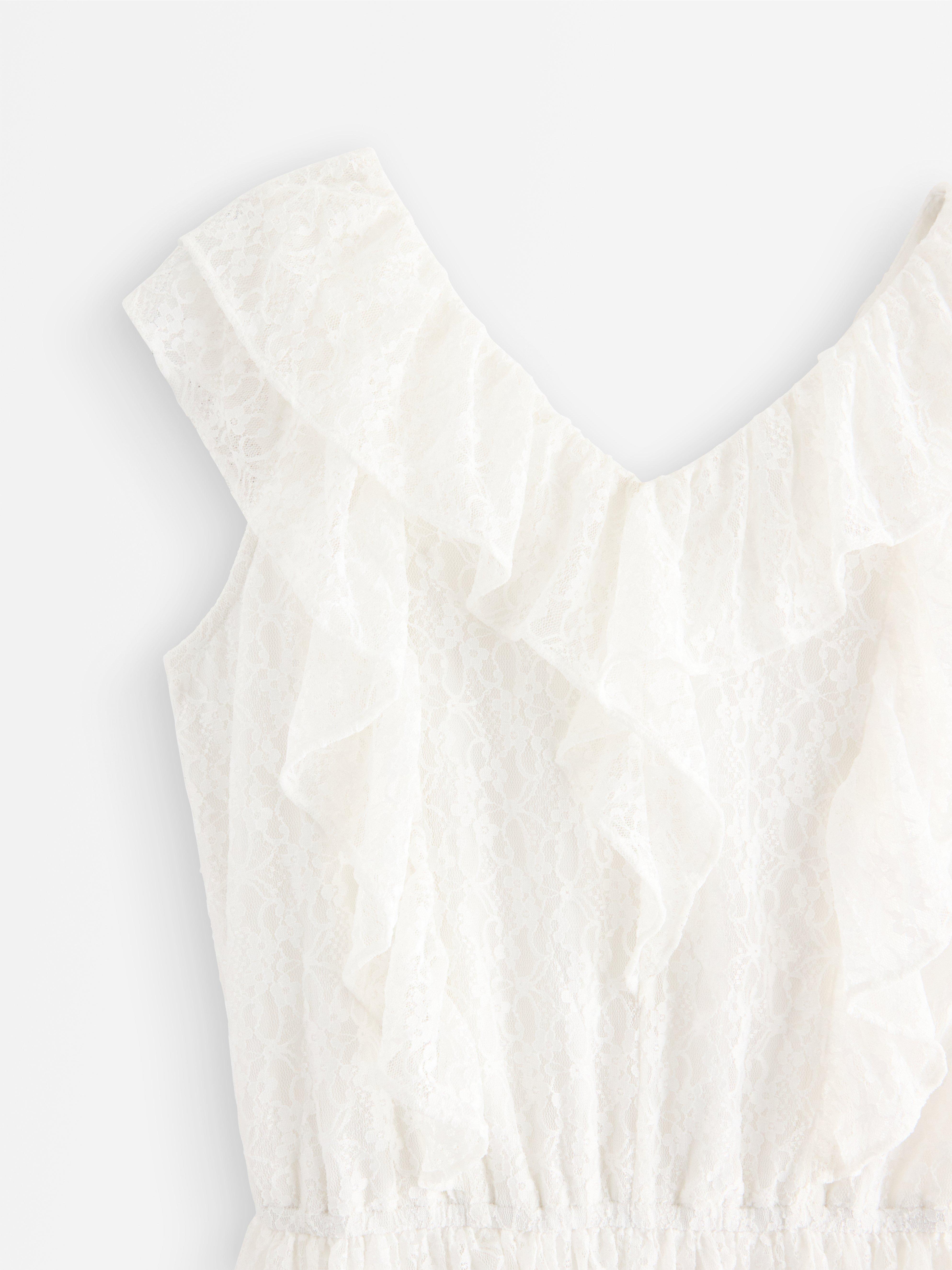 Vestido de renda com babados, cor off-white.