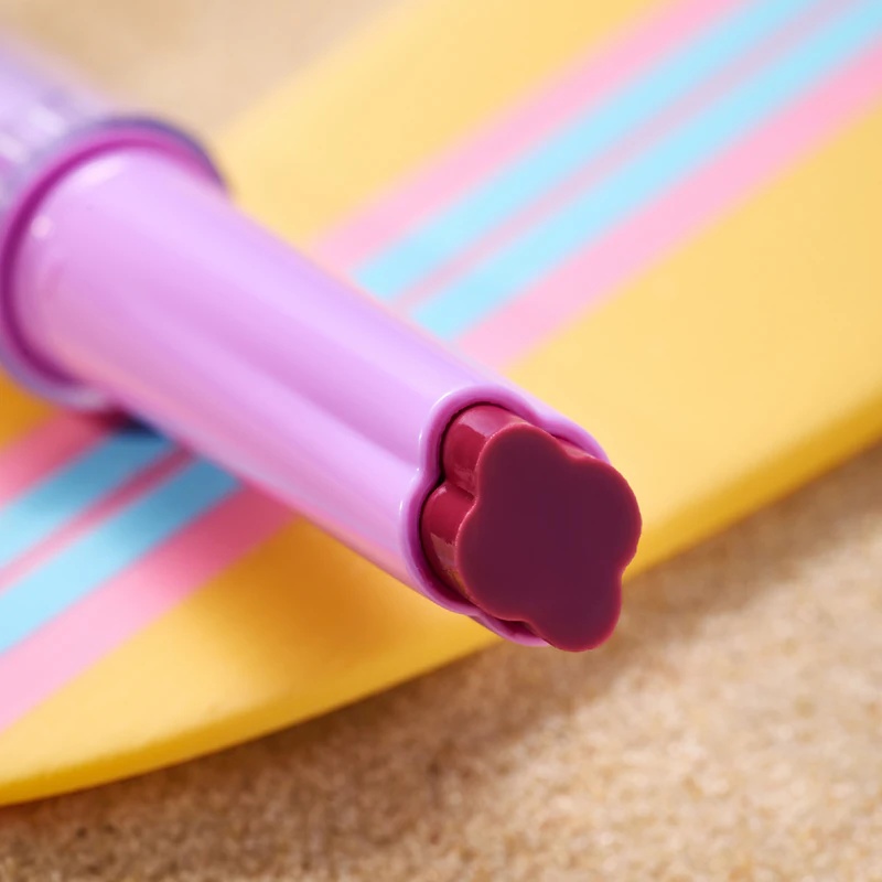 essence aloha, babes! кремасти сјај за усне у стику