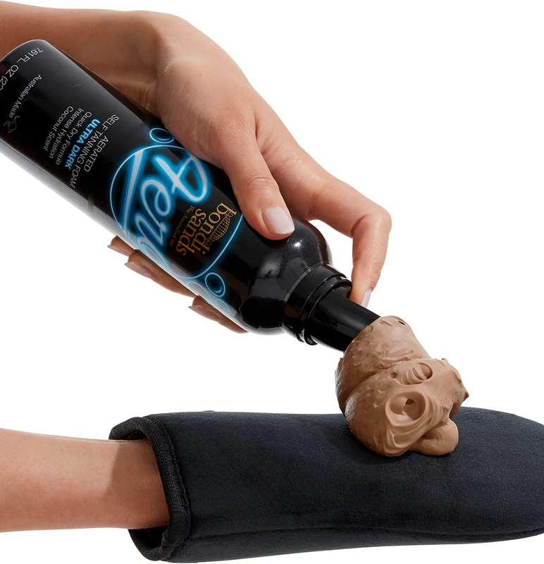 Bondi Sands Aero Ultra Dark é uma espuma autobronzeadora que proporciona à pele uma cor intensa.